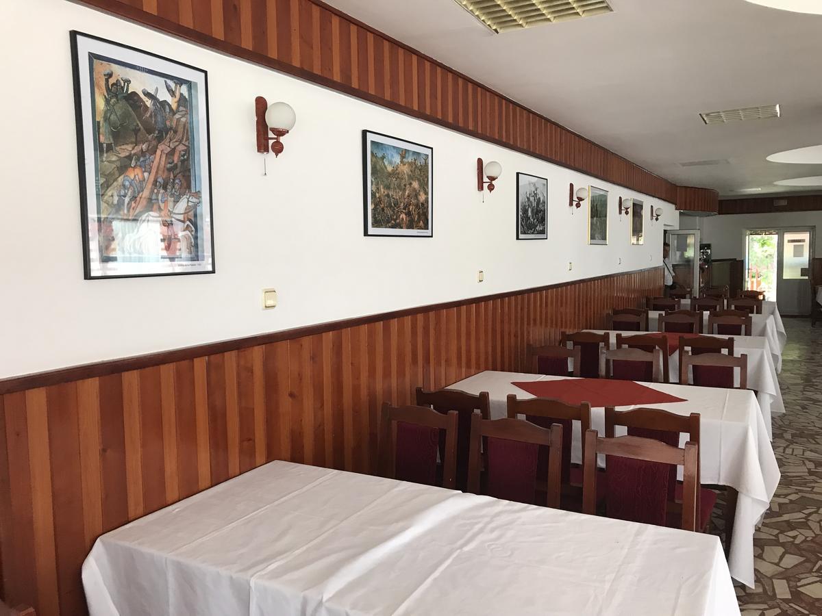 Pensiunea Basarabia Onesti Εξωτερικό φωτογραφία